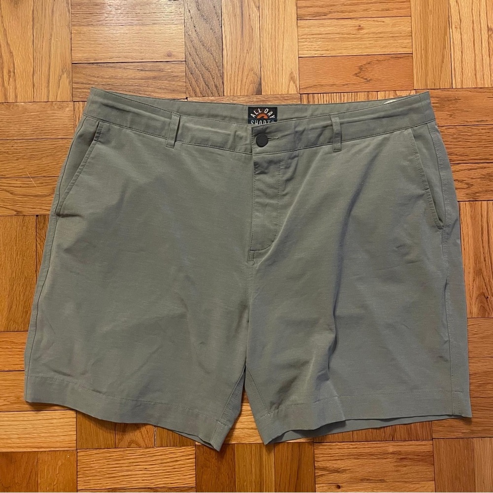 Faherty All Day Sage Olive Green Casual Shorts Waist 38